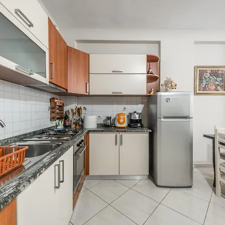 Coastal Comfort Apartment